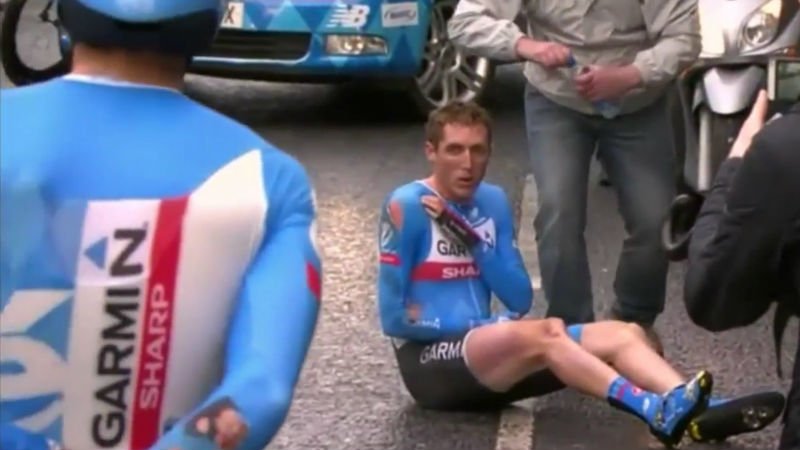 caida del equipo Garmin Sharp en el Giro de Italia 2014 Abandono Dan Martin