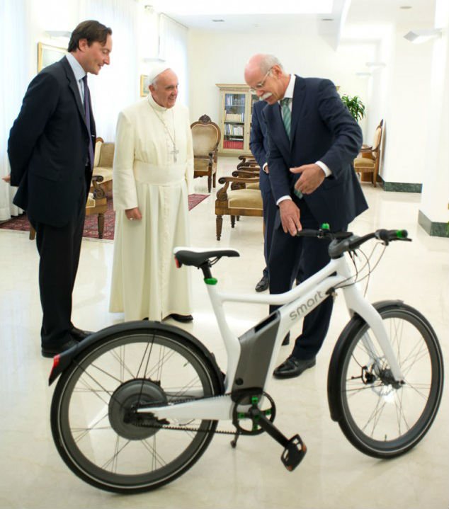 Papacicleta La nueva bicicleta el ctrica del Papa CicloMag