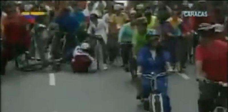 Nicolás Maduro se cayó de su bicicleta