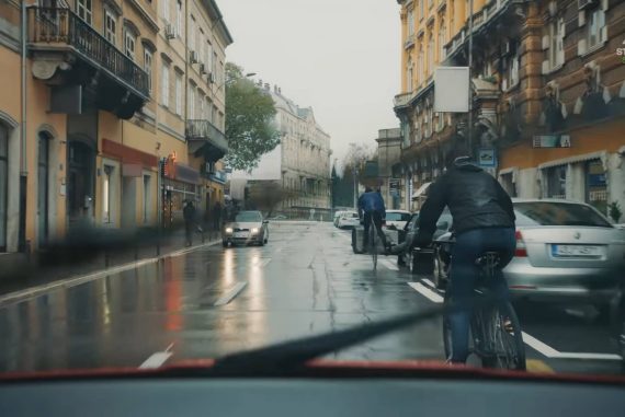 Peligros de la bicicleta en la ciudad elige quedarte del lado seguro